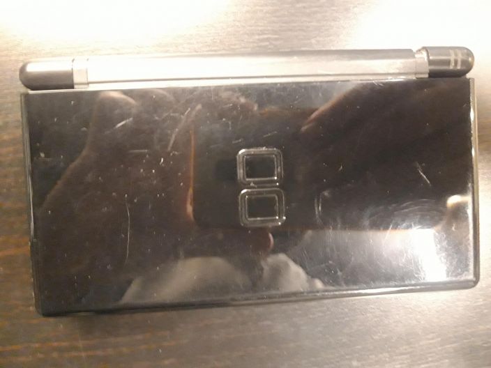 Nintendo DS lite musta kaytetty oma alkuperainen kyna 
