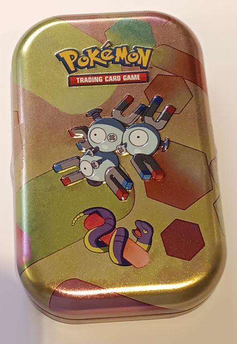 Pokemon Magneton Mini Tina Sisaltaa: Gen 3 Starters Mini Tinan 1 Exeggutor V 1 ex tai V kortti 10 Holo