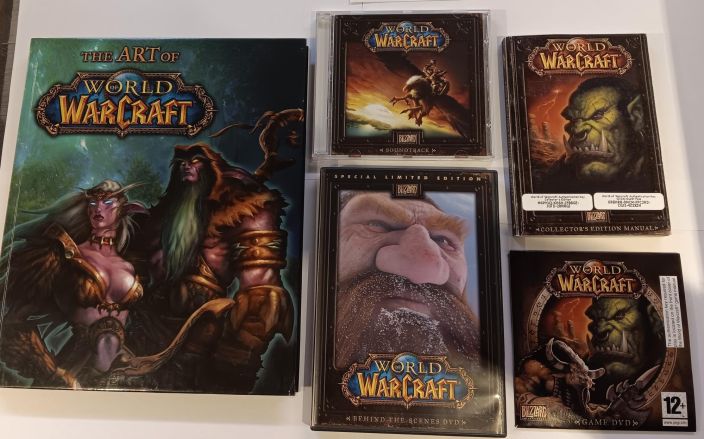 World of Warcraft Collectors Edition Kaytetty PC Sisaltaa: Oman Collectors laatikon Art Kirjan Behind