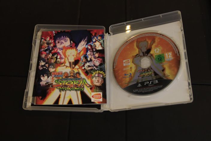 Naruto Shippuden Ultimate Ninja Storm - Revolution kaytetty PS3 Erittain hyvassa kunnossa, sisaltaa Manuaalin