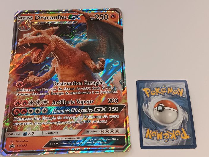 Dracaufeu GX SM195 Iso kortti