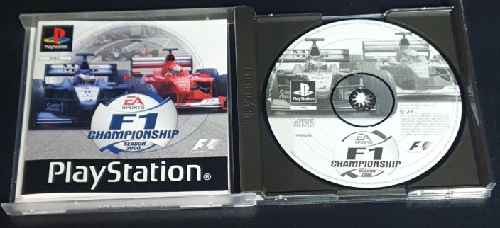 F1 Championship Season 2000 kaytetty PS1 Suomi versio