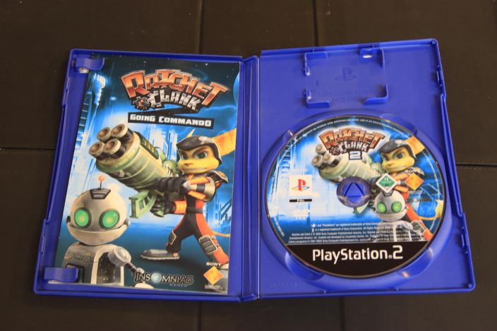 Ratchet and Clank 2 going commando kaytetty PS2 Suomi manuaali loytyy