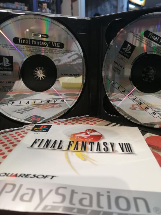 Final Fantasy VIII PS1 Kaytetty mintti manuaali, platinum
