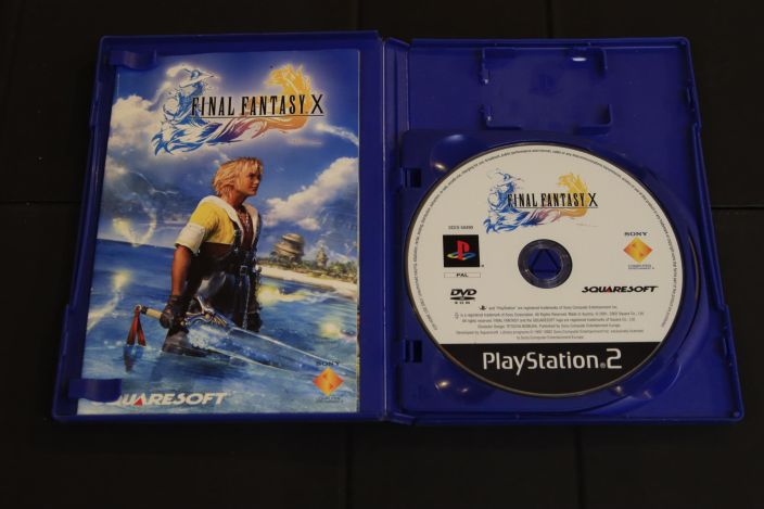 Final Fantasy X kaytetty PS2 With Bonus disc