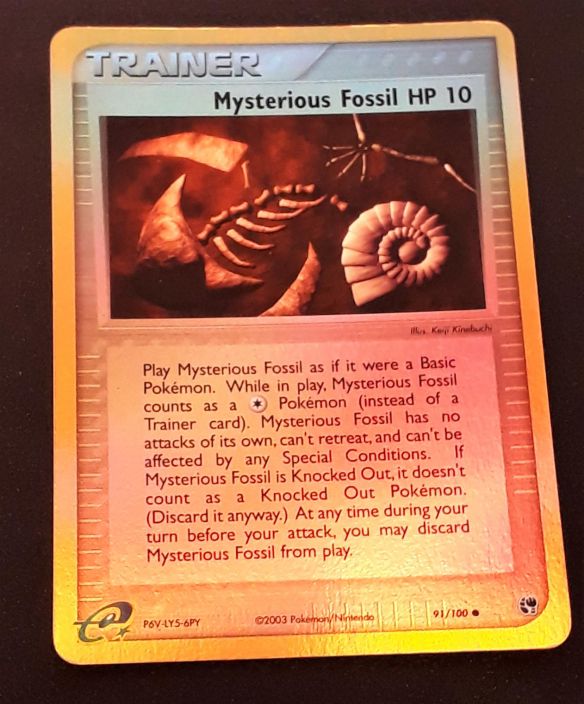 Mysterious Fossil HP 10 Reverse Holo 91/100 Kunto: Good