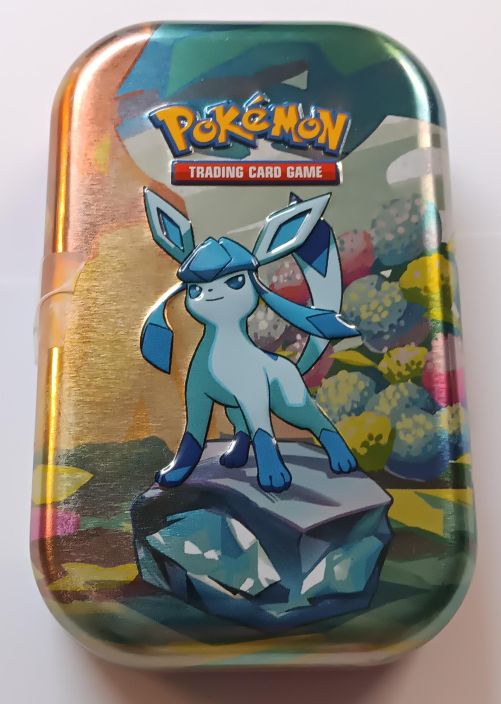 Pokemon Glaceon Mini Tina Sisaltaa: Glaceon Mini Tinan 1 Exeggutor V 1 ex tai V kortti 10 Holo tai