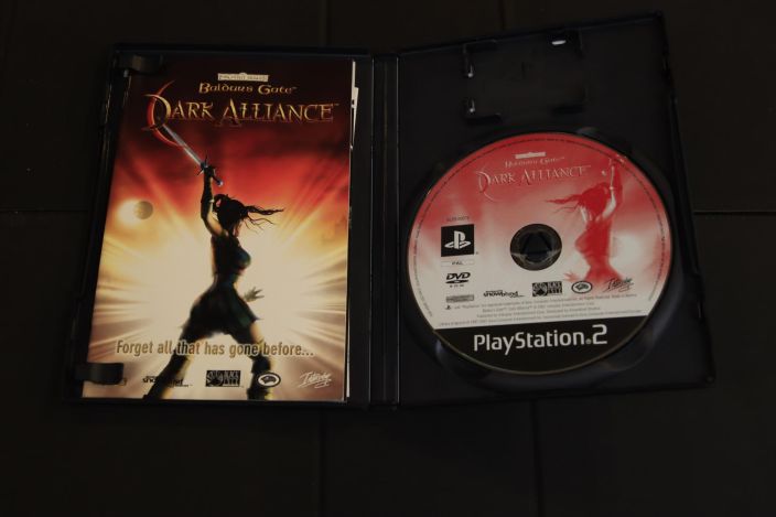 Baldur's gate Dark alliance kaytetty PS2 Manuaali ja mainos materiaalit