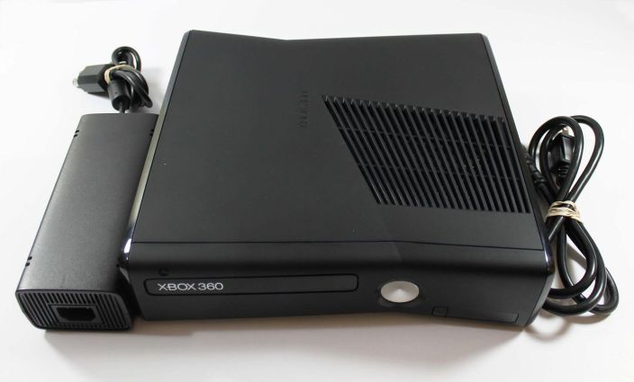 Xbox 360 S kaytetty xbox Mukaan virtajohto ja av-piuha