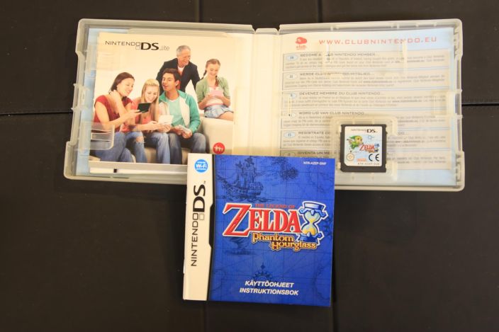 The Legend of Zelda Phantom Hourglass Nintendo DS Suomi/ruotsi versio. Manuaali loytyy