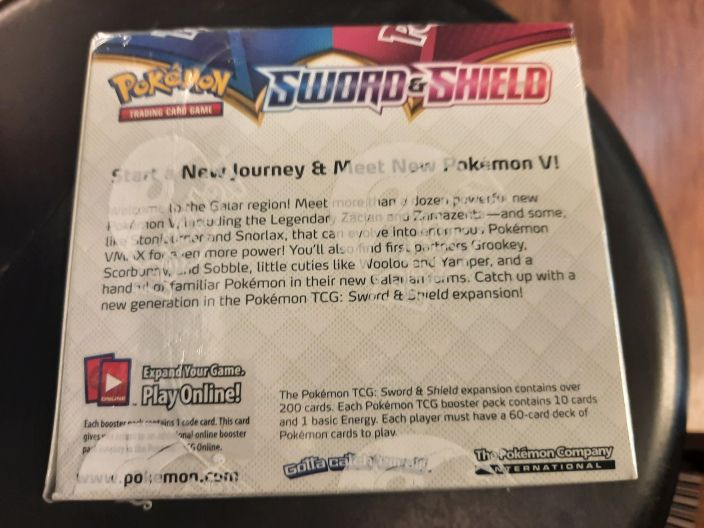 Pokemon Sword &amp; Shield Base booster laatikko