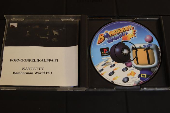Bomberman World kaytetty PS1 Ei Etupahveja, kanessa halkeamia, Ei manuaali