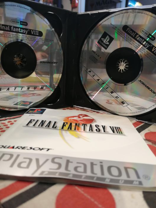 Final Fantasy VIII PS1 Kaytetty mintti manuaali, platinum