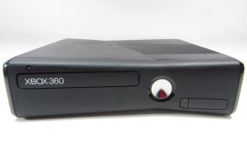 Xbox 360 S 250 GB käytetty