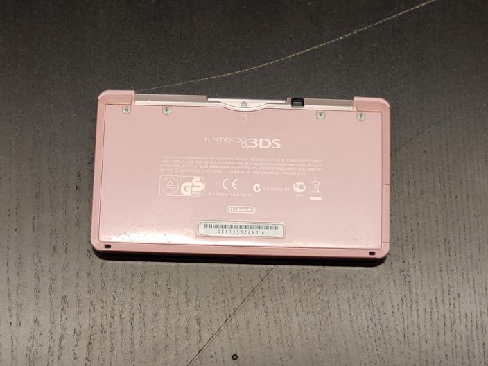 Nintendo 3DS Vaaleanpunainen käytetty tuotekuva 1
