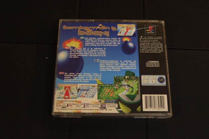 Bomberman World kaytetty PS1 Ei Etupahveja, kanessa halkeamia, Ei manuaali