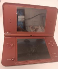 Nintendo DSi XL viininpunainen käytetty