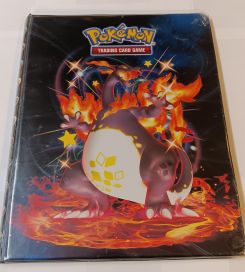 Shining Fates Charizard Kansio Käytetty