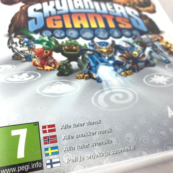 Skylanders Giants + portaali Kaytetty Wii pelkka peli 