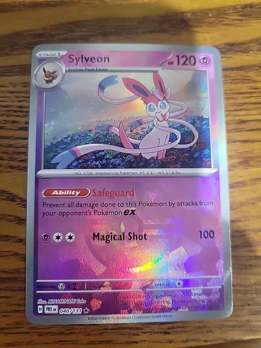 Sylveon 040/131 Pokeball Reverse Holo Kunto: Near Mint