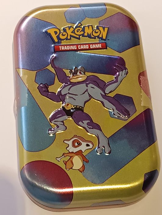 Pokemon Machamp mini tina Sisaltaa: Gen 3 Starters Mini Tinan 1 Exeggutor V 1 ex tai V kortti 10 Holo