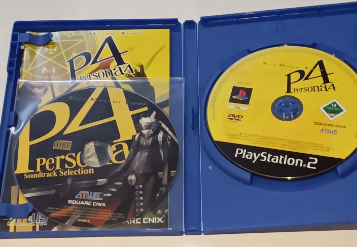 Persona 4 Kaytetty PS2 Mukana myos Manuaali ja Persona 4 Soundtrack Selection CD