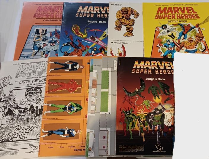 Marvel Super Heroes RPG Kirjasetti Sisaltaa: Judge's Book Range Ruler Map x2 Day of the Octopus Battle Book Campaign Book