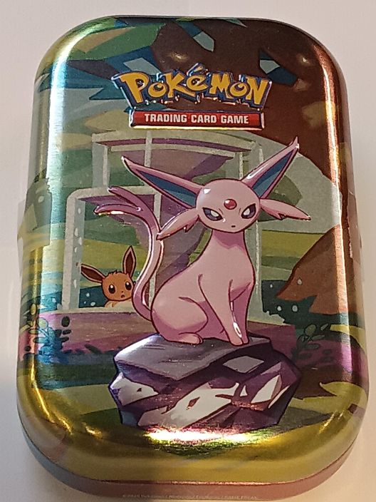 Pokemon Espeon Mini Tina Sisaltaa: Espeon Mini Tinan 1 Exeggutor V 1 ex tai V kortti 10 Holo tai