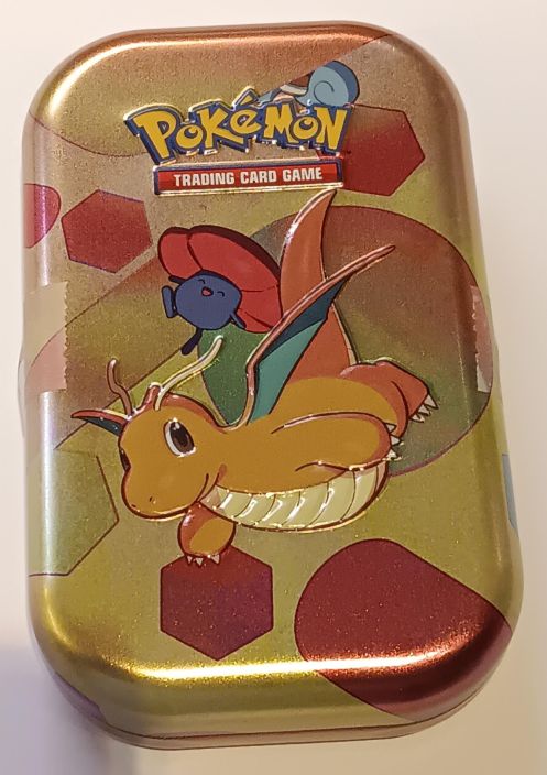 Pokemon Dragonite mini tina Sisaltaa: Gen 3 Starters Mini Tinan 1 Exeggutor V 1 ex tai V kortti 10