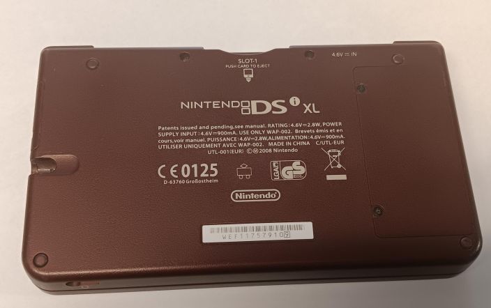 Nintendo DSi XL viininpunainen käytetty tuotekuva 1