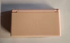 Nintendo DS lite vaaleanpunainen käytetty