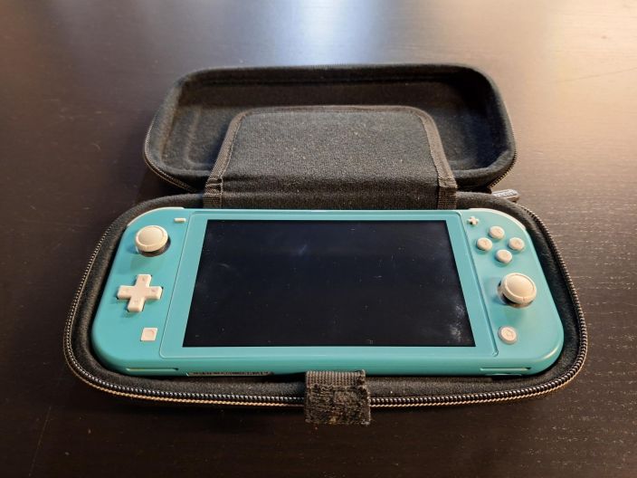 Nintendo Switch Lite Konsoli Turkoosi Käytetty tuotekuva 1
