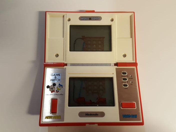 Game and Watch Mickey &amp; Donald Kunto OK sarjanumero paikalla patteriluukku ja kannen suljin poissa