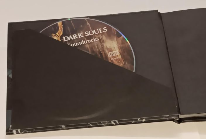 Dark Souls Limited Edition Kaytetty XBOX 360 Omassa Pahvikotelossaan Sisaltaa Pelin omissa kansissaan