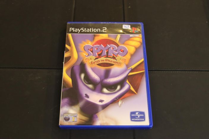Spyro enter the dragonfly kaytetty PS2 manuaali loytyy