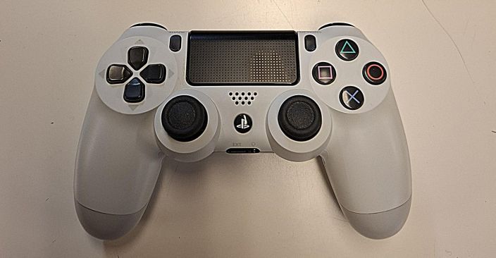 Playstation 4 500GB Musta + valkoinen ohjain tuotekuva 1