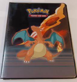 Pokemon Charizard kansio Käytetty