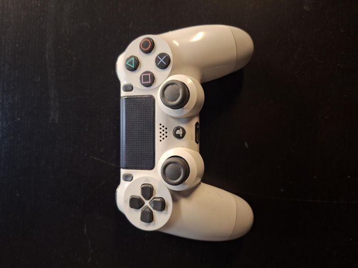 Playstation 4 Slim 500GB Glacier White (käytetty) tuotekuva 2