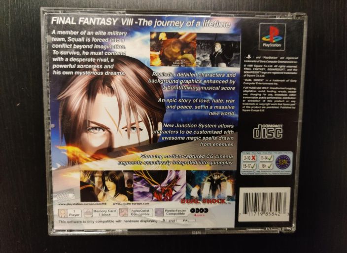 Final Fantasy VIII Black Label Kaytetty PS1 manuaali &amp; kannessa pieni halkeama