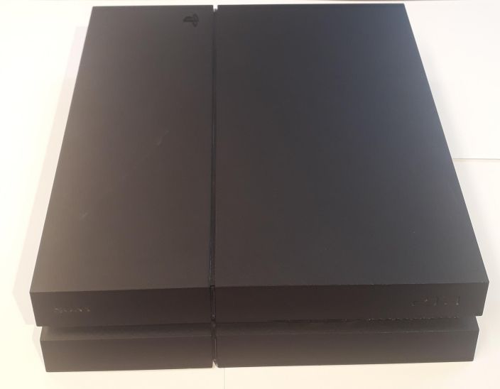 PS4 500GB CUH 1216A EI ohjainta Kaytetty Virta-j a HDMI-piuha mukaan. Ei ohjainta Malli: CUH 1216A